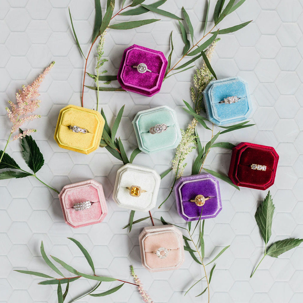 lovely-ring-box-velvet-ring-