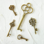 Assorted Bronze Vintage Keys